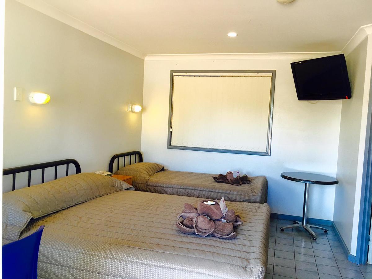 Tom Price Hotel Motel Exterior photo