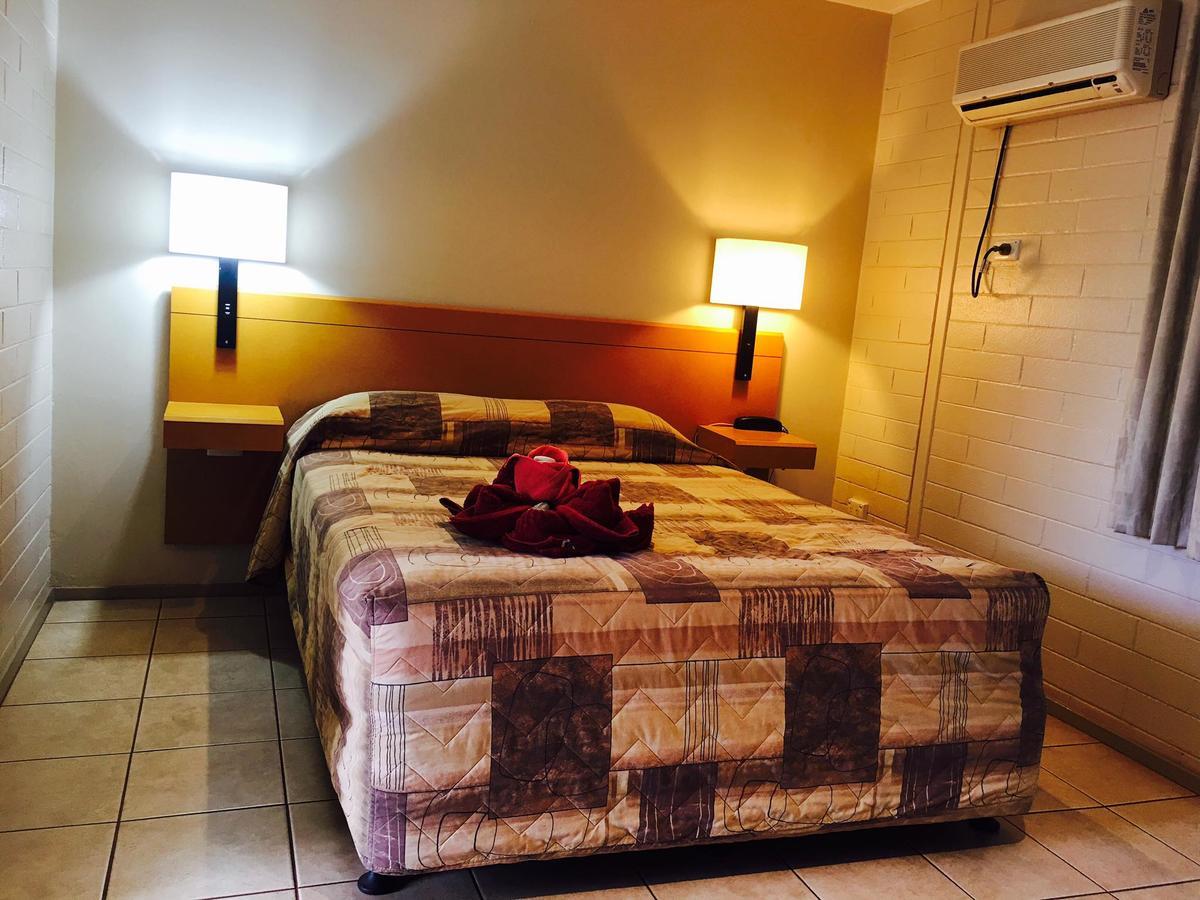 Tom Price Hotel Motel Exterior photo